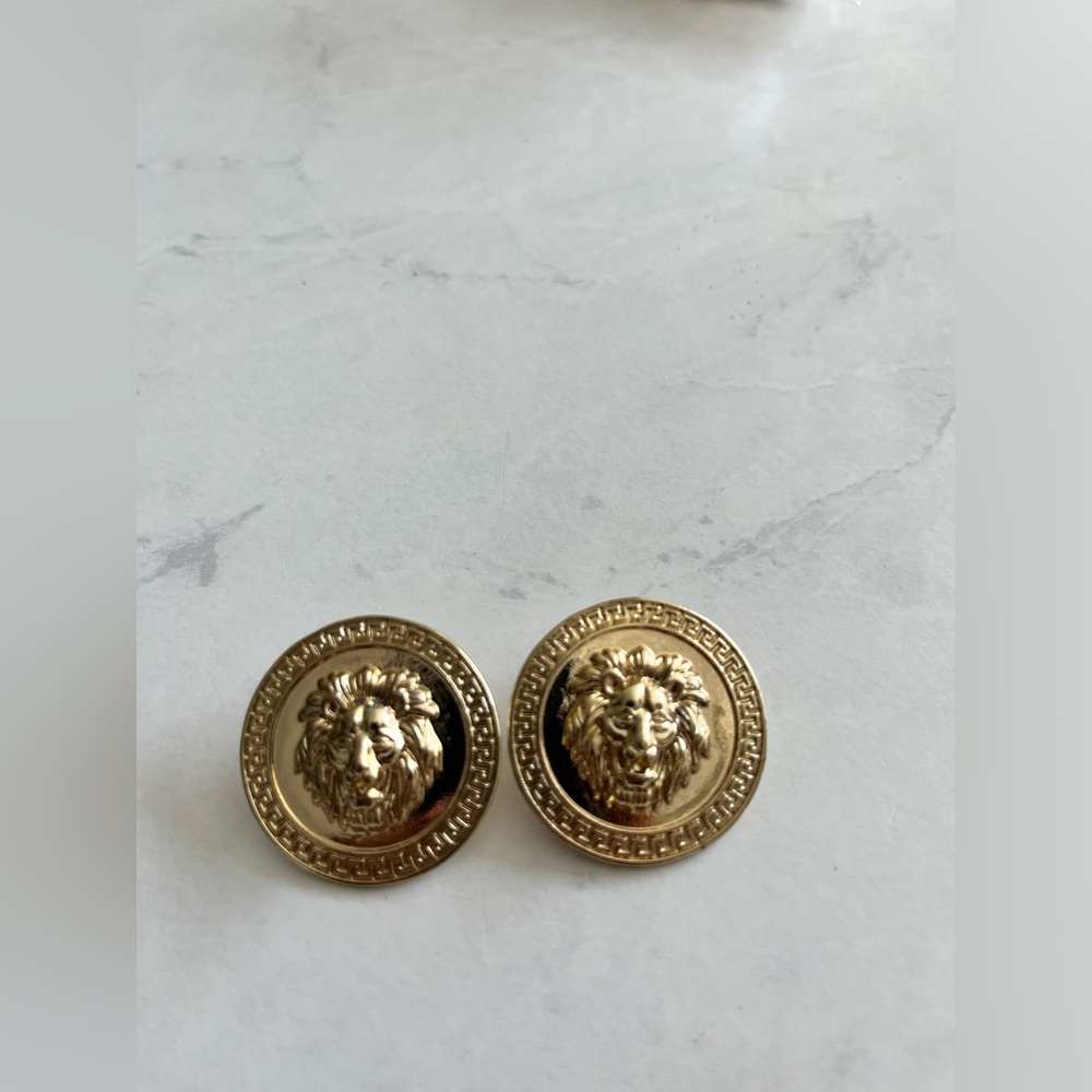 Lion head Gold color stud earrings